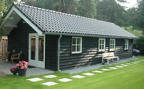 Aan De Bosrand Hoenderloo